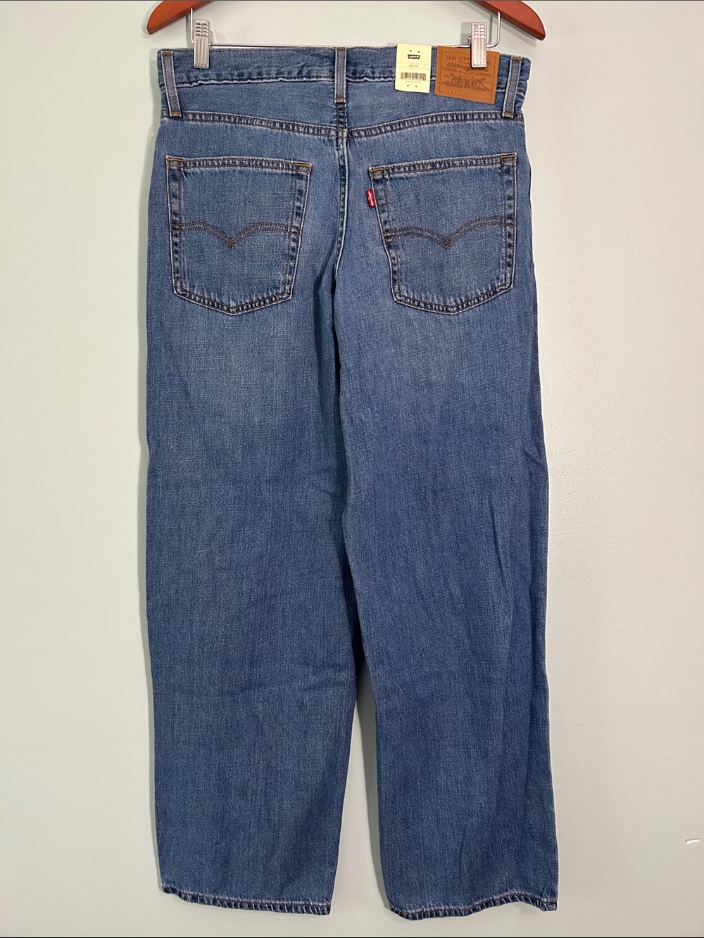 Levi's 28 x 30 Jeans Premium Baggy Dad Linen + Denim Lightweight Medium Wash NWT - Picture 2 of 15